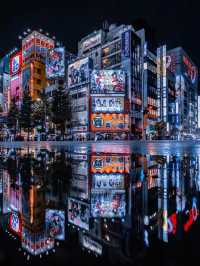 「東京秋葉原：科技天堂，夜晚霓虹燈下的購物和美食🔥🏖️」