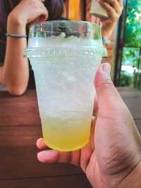 คาเฟ่บรรยากาศดี พร้อมที่พัก @อัมพวา 