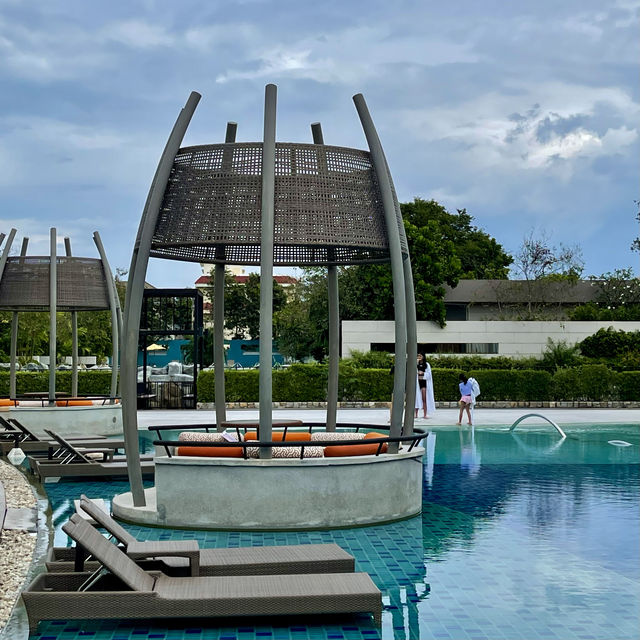 พามาพักสบายที่ Avani Plus HuaHin 