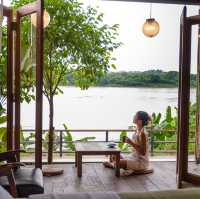 แช่อ่างชมวิวแม่น้ำโขงในที่พักเชียงคาน สุเนต์ตา 