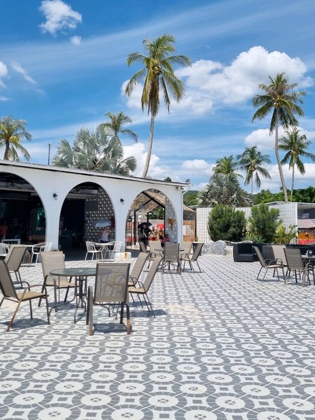 CHARMING COCO ONE BEACH HOTEL RESTAURANT, SONGKHLA