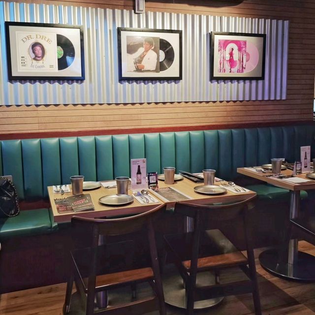 食過😋返尋味嘅🎛️音樂主題🍹酒吧餐廳