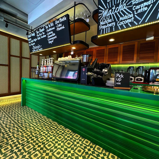 🇲🇾 Chinois Café: A Fusion of Flavor and Elegance in Every Sip!