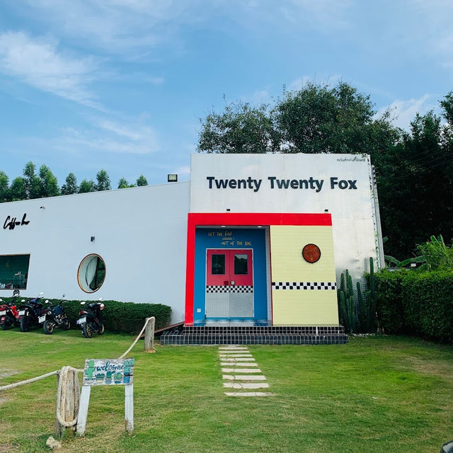  📌☕️ Twenty Twenty Fox 