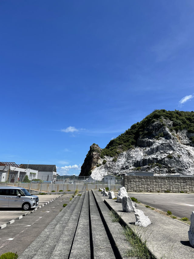 【和歌山県:由良】白い岩礁と青い海が美しい白崎海洋公園