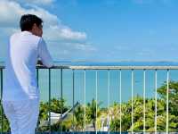 Luxury Hotel กับวิวแหลมยามูสวยๆ 