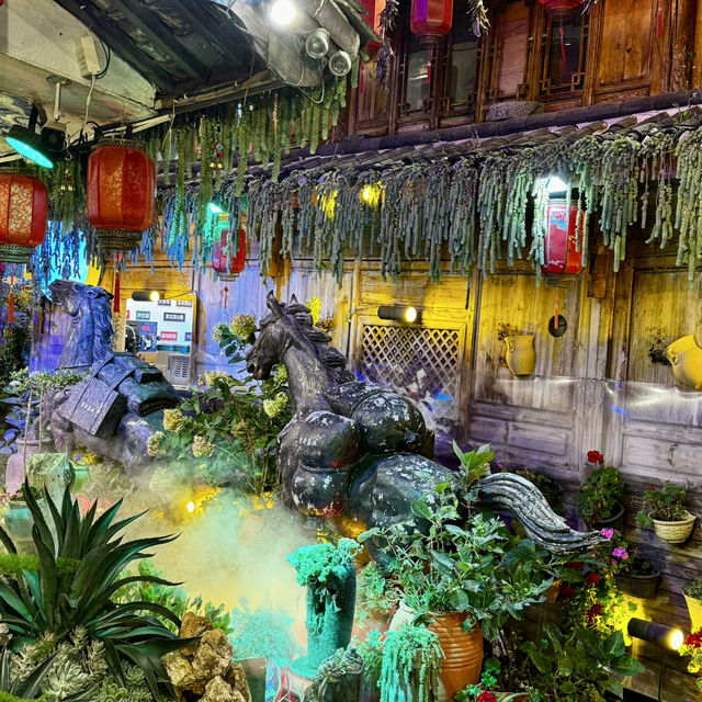 See all the colors of the rainbow in Lijiang