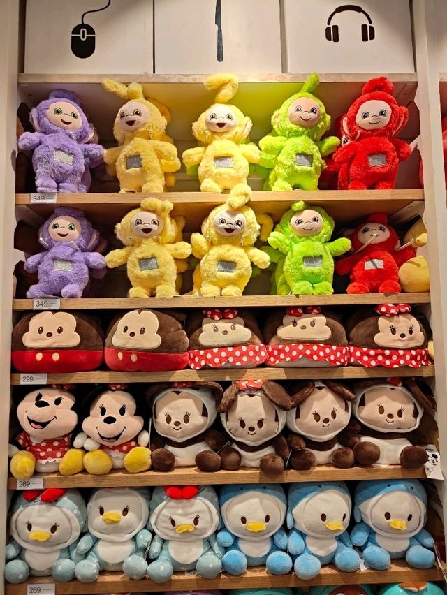 ช้อปของที่ระลึกที่ Miniso อนุเสาวรีย์ชัยฯ