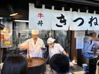 ลิ้มรสปลาดิบและอาหารอร่อยที่ตลาดปลา Tsukiji 🐟🍱