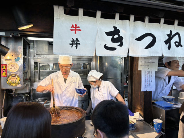 ลิ้มรสปลาดิบและอาหารอร่อยที่ตลาดปลา Tsukiji 🐟🍱