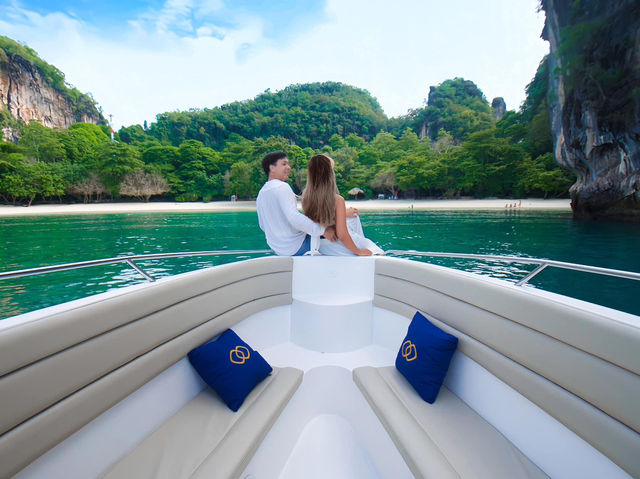 ล่องเรือหรูชมหมู่เกาะกระบี่