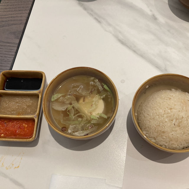 Overrated Chatterbox chicken rice & laksa