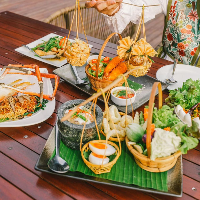 ดินเนอร์สุดชิลริมแม่น้ำแคว