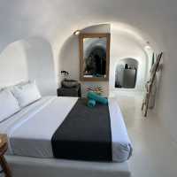 Sophia Oia View Room Tour