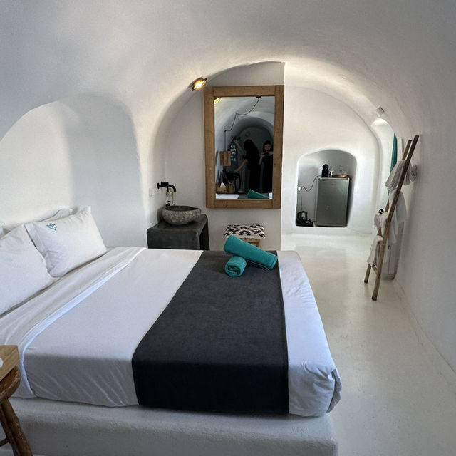 Sophia Oia View Room Tour