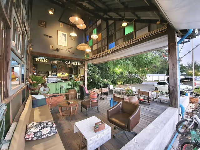 “ร้านอาหารแม่คูซีน” ร้านวิวสวยบางปู