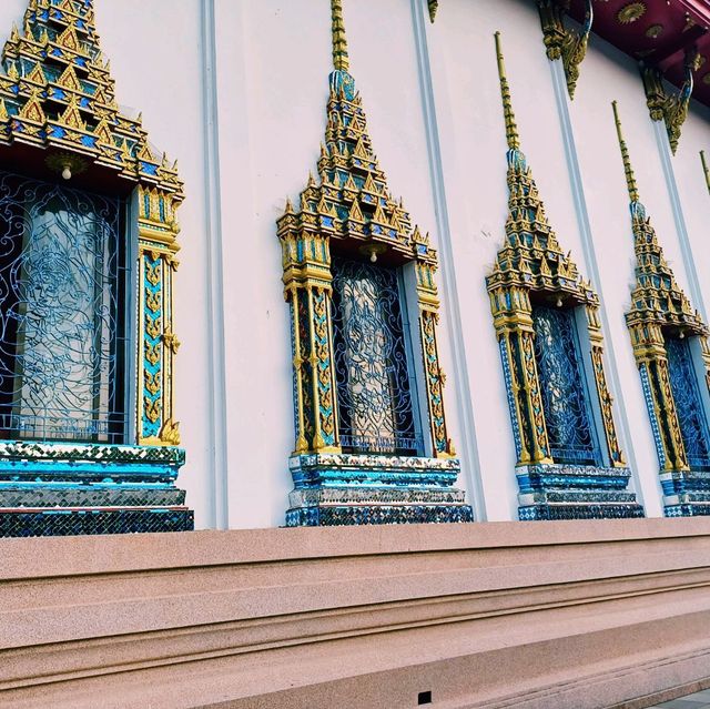 泰國曼谷具有特色的曆史古跡寺廟景點:Wat Pradittharam (Wat Mon)，巨大金色臥佛，適合拍照📸打卡。