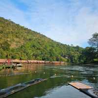ที่พักริมน้ำ  ไทรโยคมันตา กาญจนบุรี