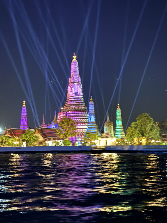 📍ล่องเรือดินเนอร์ชมวิวกรุงเทพยามกลางคืน