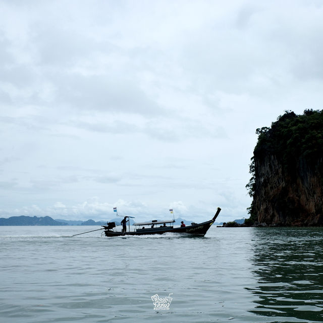 ไปล่องเรือกับสถานที่ยอดฮิตของจังหวัดพังงา...