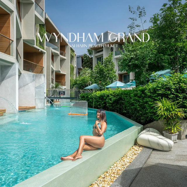 ที่พักภูเก็ตใกล้หาดในหาน สระรอบตัวโรงแรม 🏝️