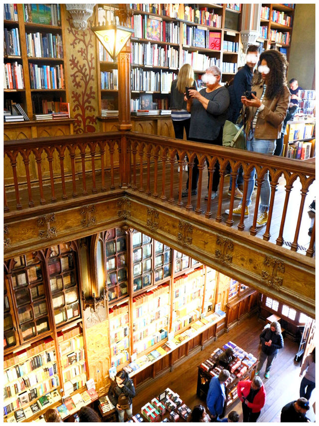 【ポルトガル/ポルト】世界一美しい書店＊Libraria Lello（レロ書店）＊
