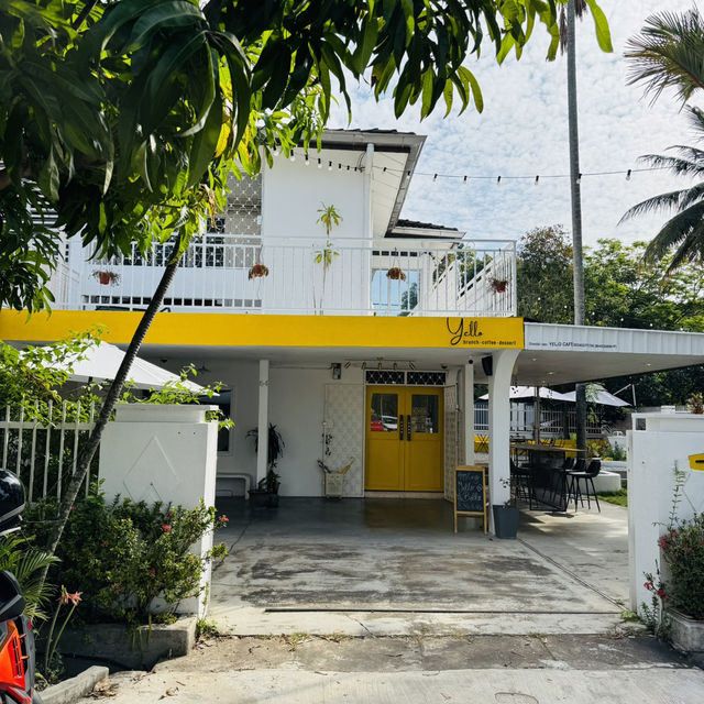 A Splash of Sunshine at Yello Cafe