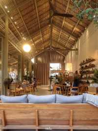 Serene House คาเฟ่บางแสนวิวทะเลสาบ