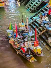 เที่ยวตลาดน้ำยามค่ำคืน