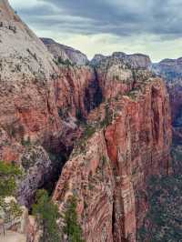 A Journey Through Stone and Sky – My Outdoor Adventure in Zion National Park 