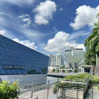 Singapore Unveiled: A Journey Through Modern Wonders & Hidden Gems
