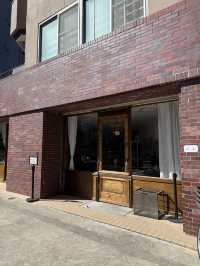 Chill Vibes and Delicious Sweets at "From Afar" Café in Higashimukojima🍓