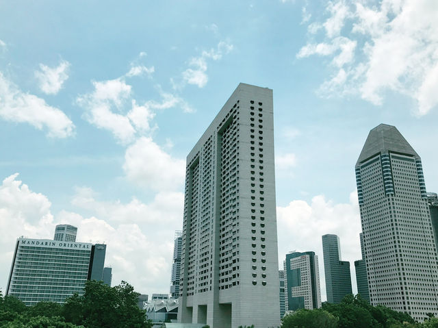 Scenic Drive Through Singapore’s Iconic Landmarks