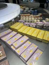 Holiland ร้านขนมที่ควรค่ากับการแบกกลับ 100% ~ 