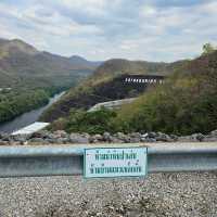 พักผ่อนในวันดีดี ที่ริมเขื่อนศรีนครินทร์