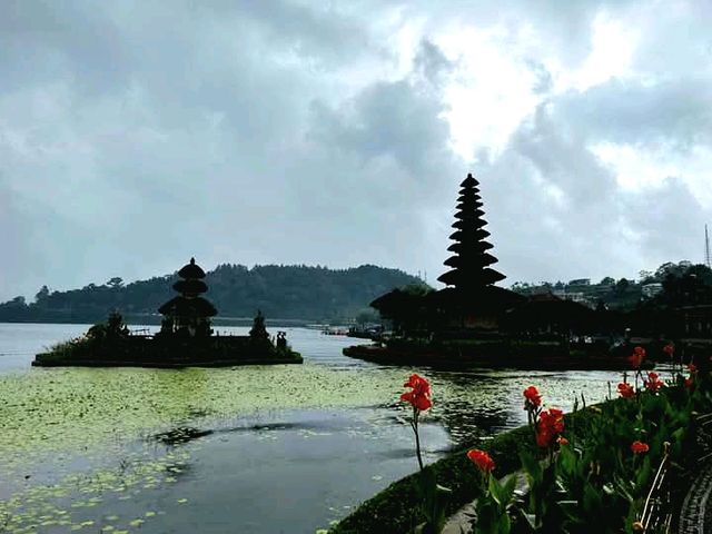 ชมวัดสวยริมทะเลสเาบ Pura Bratan✨️