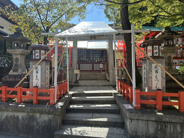 神聖與美麗的交融：探訪京都八坂神社的文化之旅