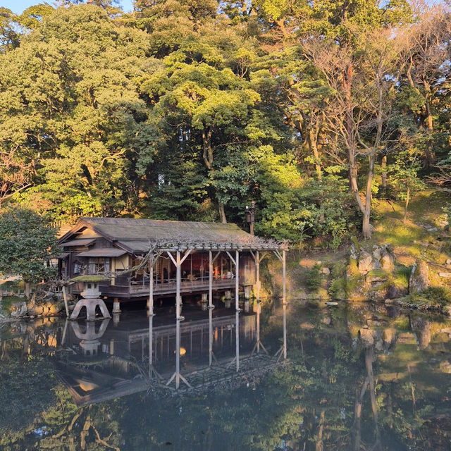 兼六園 (Kenrokuen, Kanazawa) – 日本三名園の一つ、美しき庭園