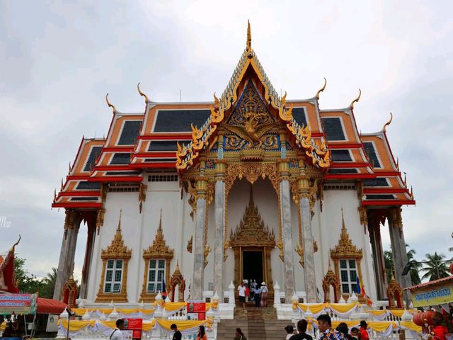 เที่ยวสมุทรสงคราม ไหว้ท้าวเวสสุวรรณ เสริมมงคลชีวิต