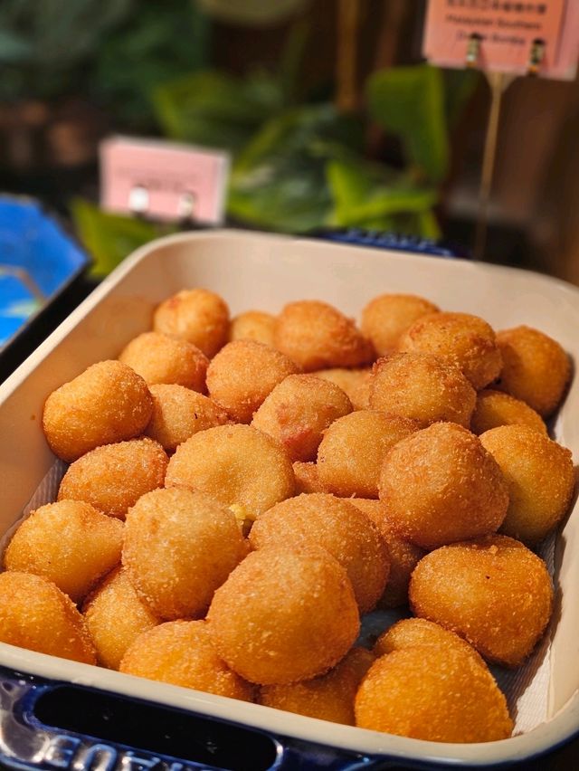 近距離睇師傅即割日本藍鰭吞拿魚