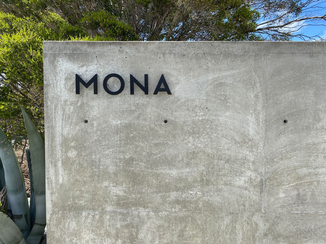 어른들의 디즈니랜드를 목표로 만든 아트뮤지엄 Mona