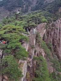 Beautiful place to visit in Spring Huangshan mountain & Ancient Village 