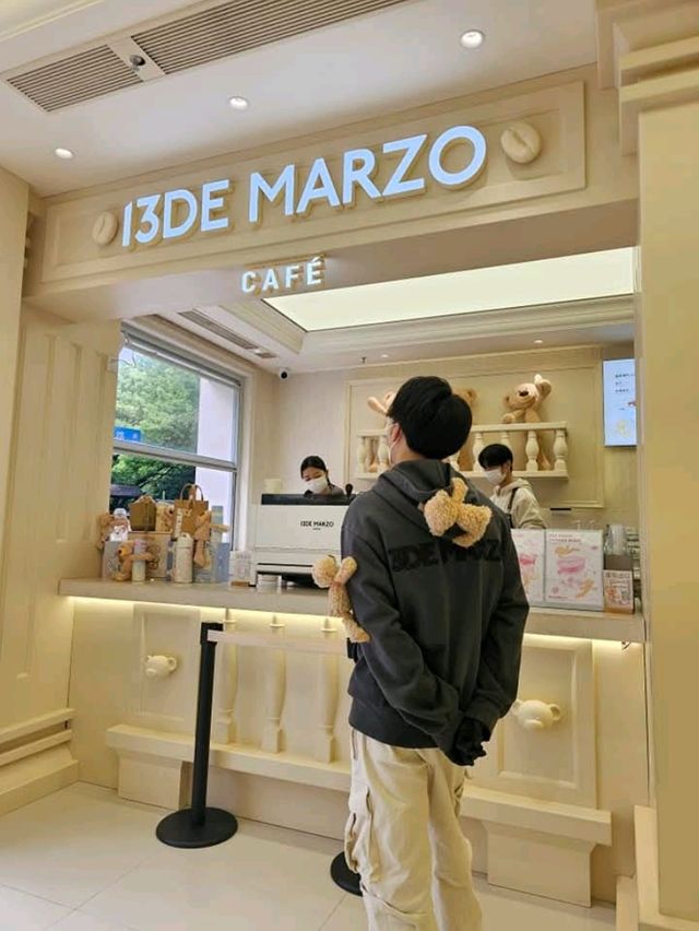 คาเฟ่น้องหมียอดฮิต ในเซี่ยงไฮ้
