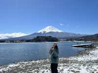日本｜河口湖｜冬季富士山｜雪白世界中的寧靜瞬間