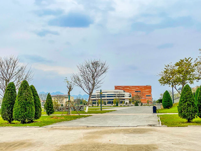 까오방 도심광장..