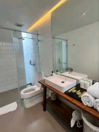 🌟 AYANA Resort Bali – A World of Luxury Above the Waves