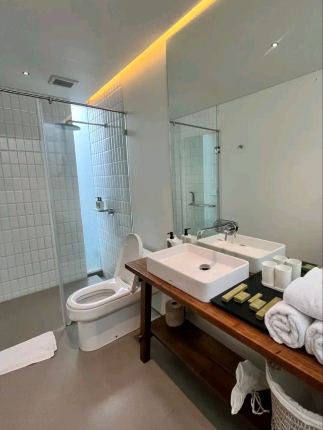 🌟 AYANA Resort Bali – A World of Luxury Above the Waves