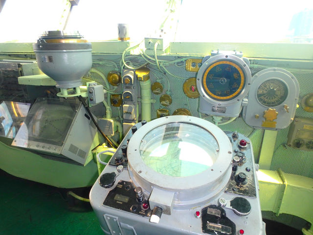 NYど真ん中に現れる航空母艦の正体は！？