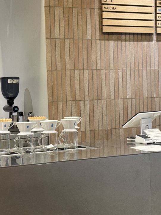 ☕️ ブルーボトルコーヒー 名古屋栄カフェ：洗練された空間で味わうサードウェーブコーヒーの極み