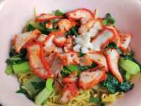 ร้านบะหมี่เก่าแก่ หน้าโรงพักแปดริ้ว